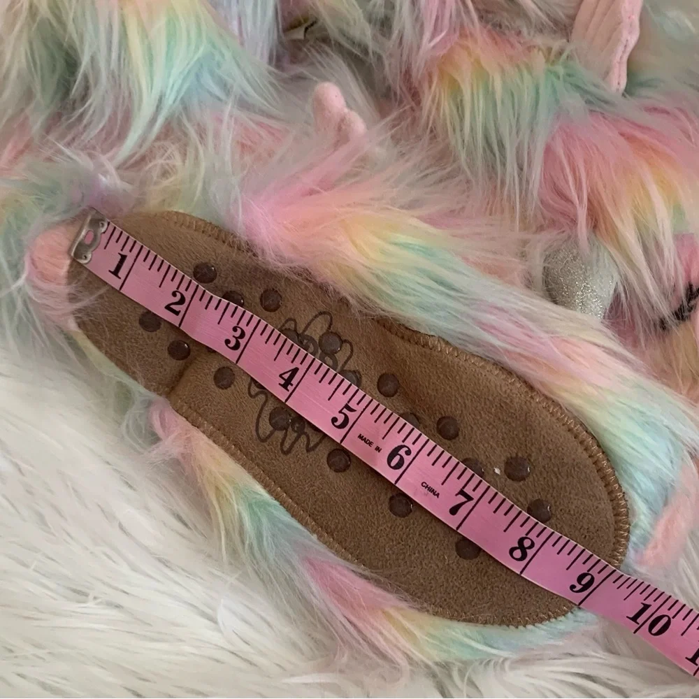 OOOH GEEZ OOOH YEAH rainbow funcky unicorn novelty slipper socks NWT one size